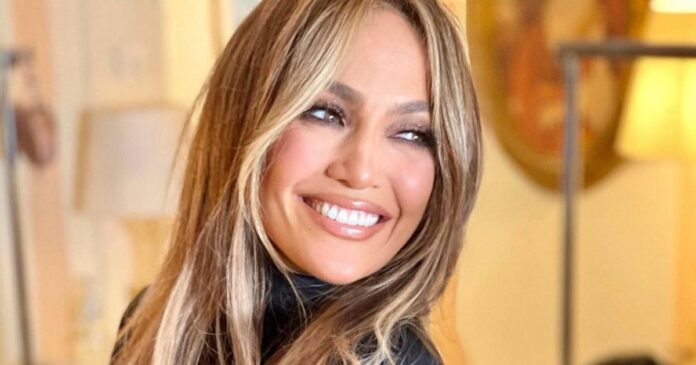 Jennifer Lopez radiante y maquillada en Venecia