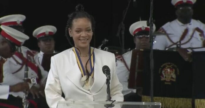 Rihanna: nombrada Heroína Nacional de Barbados