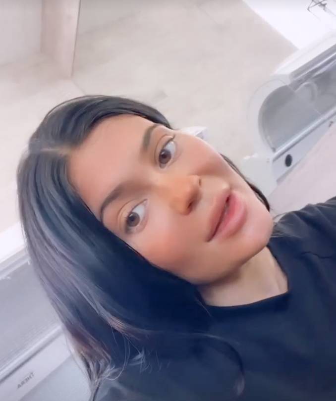 Kylie Jenner aparece en redes sociales casi sin maquillaje para hablar abiertamente de cómo ha sido este postparto de su segundo hijo